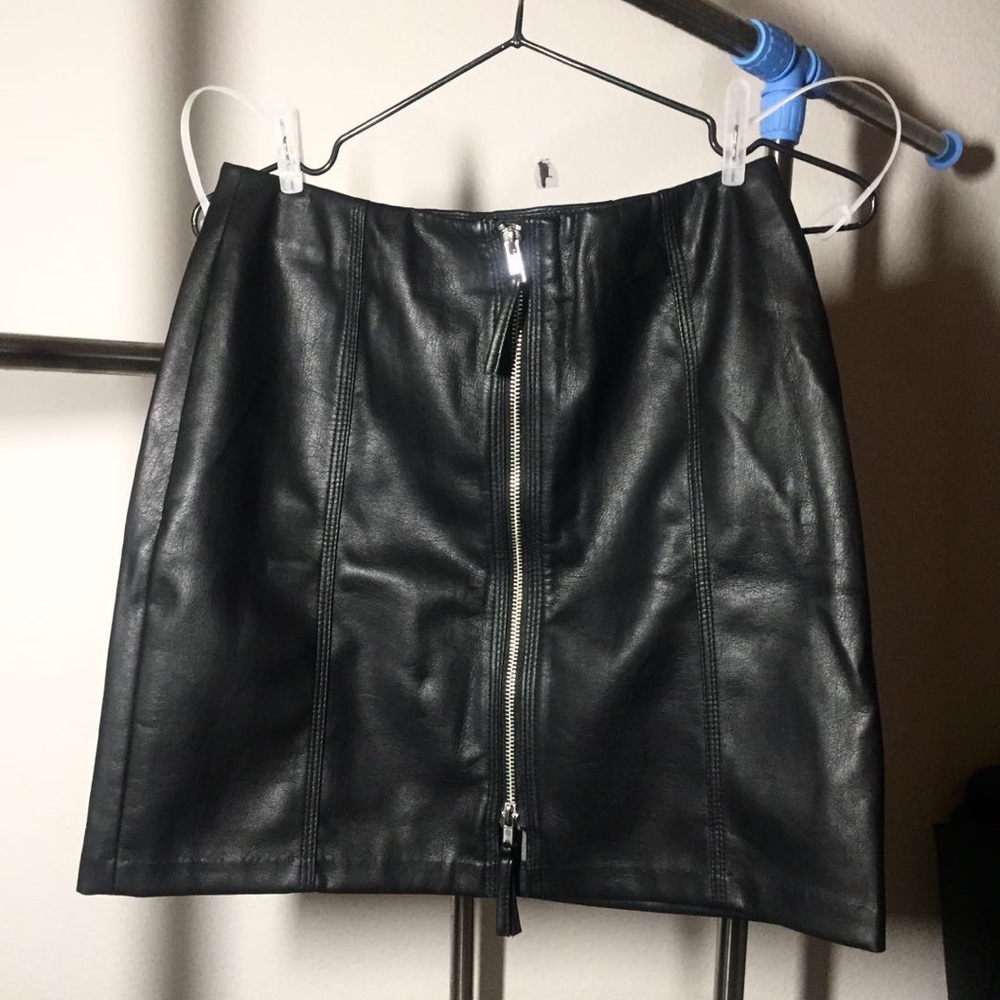 H&M Faux Leather Zip Front Skirt